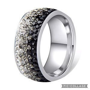 5🌟 Rated NWT Onyx Ombré Swarovski Crystal Ring 7